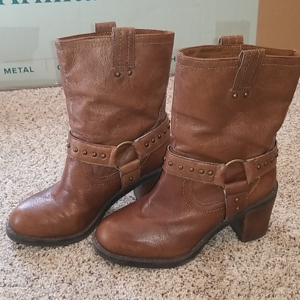 Excellent condition Nine West metal studded boots